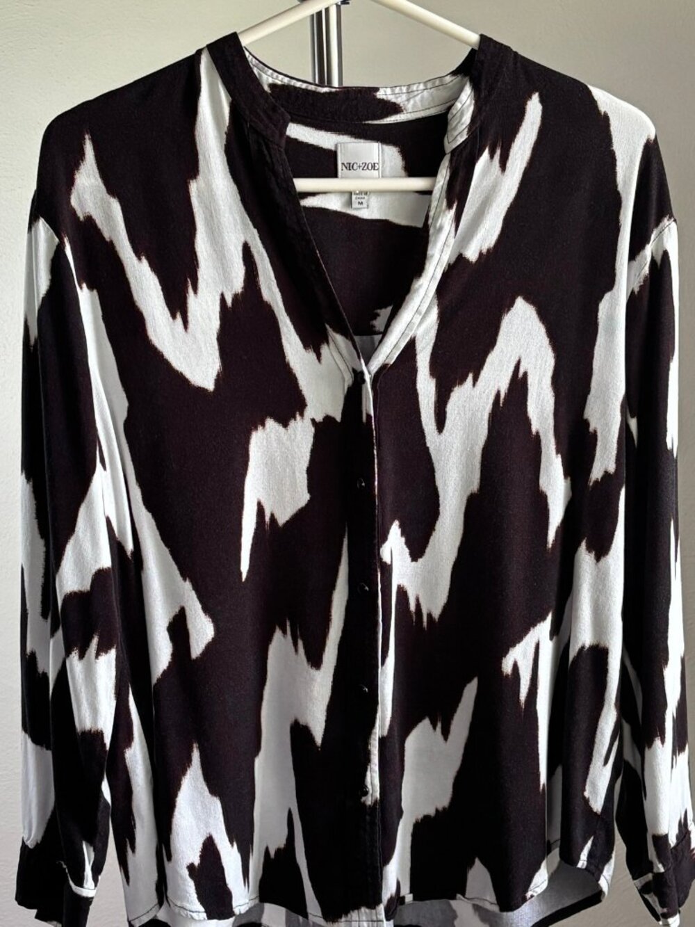 Nic+Zoe Black and White Rayon Blouse Size Medium